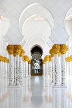 Sheikh Zayed mosque, white pillars
